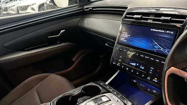 Hyundai TUCSON 1.6 TGDi Plug-in Hybrid Premium 5dr 4WD Auto Estate White