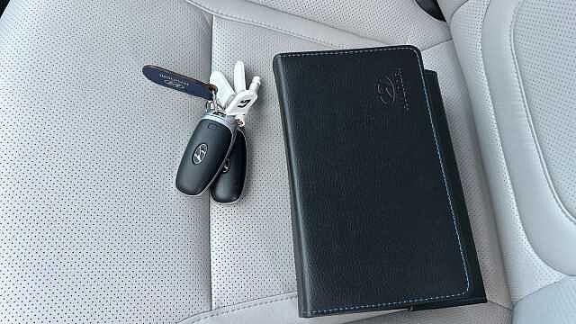 Hyundai TUCSON 1.6 TGDi Plug-in Hybrid Ultimate 5dr 4WD Auto Estate Grey