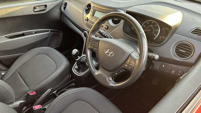 Hyundai I10 1.0 SE 5dr Petrol Hatchback Red