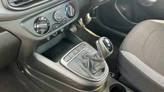 Hyundai I10 1.0 [63] Advance 5dr Auto [Nav] Petrol Hatchback White