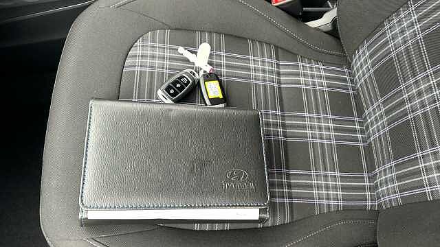 Hyundai I10 1.2 [79] Premium 5dr Auto [Nav] Petrol Hatchback White