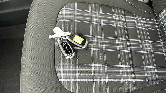 Hyundai I10 1.2 [79] Premium 5dr Auto [Nav] Petrol Hatchback White