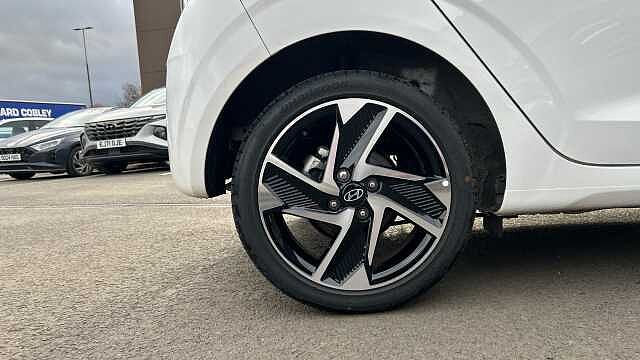 Hyundai I10 1.2 [79] Premium 5dr Auto [Nav] Petrol Hatchback White