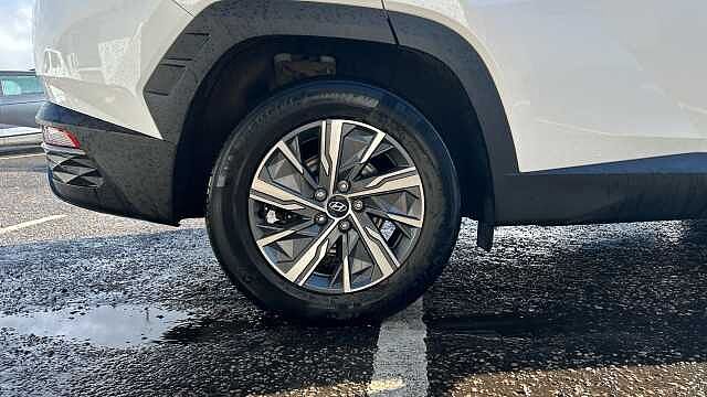 Hyundai TUCSON 1.6 TGDi Hybrid 230 SE Connect 5dr 2WD Auto Hybrid Estate White