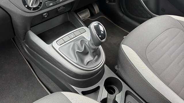 Hyundai i10 1.0 MPi SE Connect 5dr Auto Petrol Hatchback