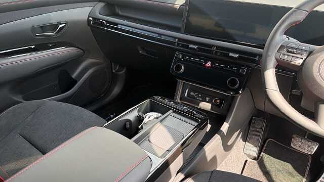 Hyundai TUCSON 1.6T 239 Hybrid N Line 5dr Auto Hybrid Estate White