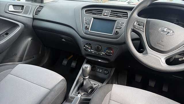 Hyundai i20 1.2 MPi S Connect 5dr Petrol Hatchback