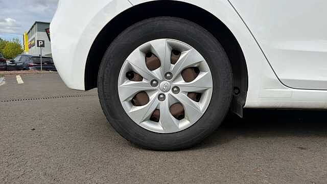 Hyundai i20 1.2 MPi S Connect 5dr Petrol Hatchback