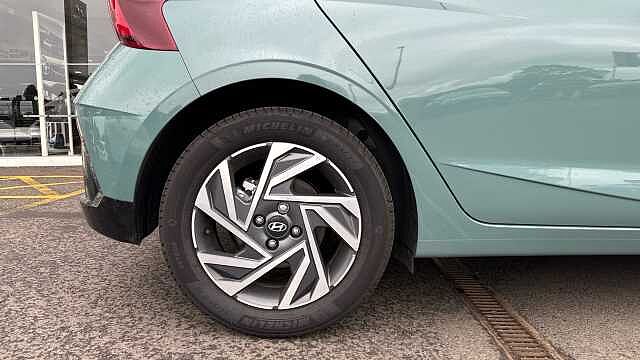 Hyundai i20 1.0T GDi Advance [Nav] 5dr Petrol Hatchback