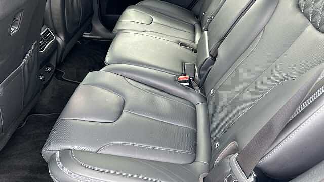 Hyundai SANTA FE 1.6 TGDi Hybrid Ultimate 5dr 4WD Auto Hybrid Estate White