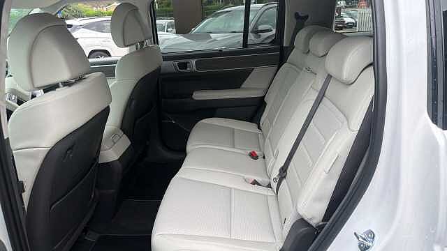Hyundai SANTA FE 1.6 TGDi Plug-in Hybrid Ultimate 5dr 4WD Auto Estate Pearl - Creamy White