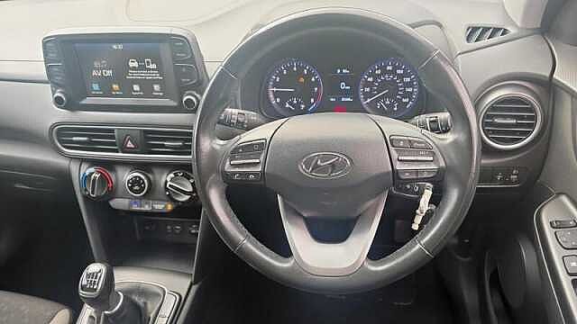 Hyundai KONA PLAY 1.0 TURBO PETROL MANUAL