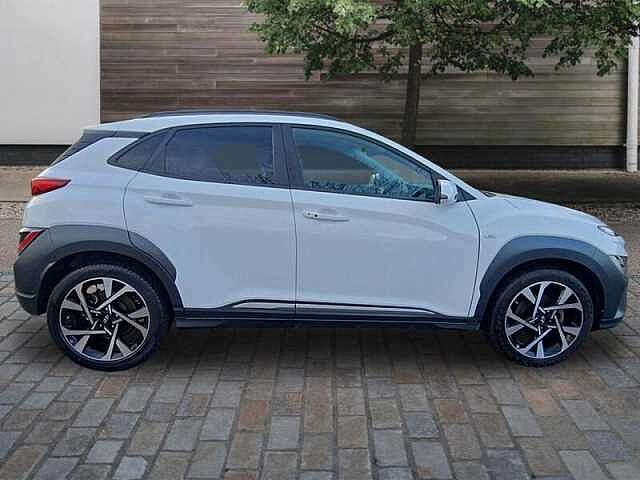 Hyundai KONA Premium T-Gdi Mhev White