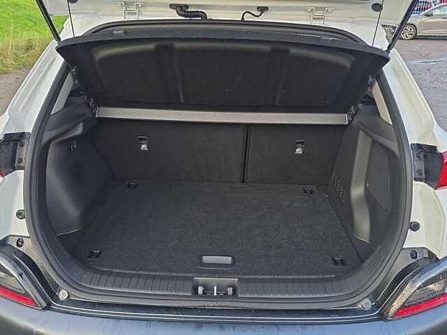 Hyundai KONA Premium T-Gdi Mhev White