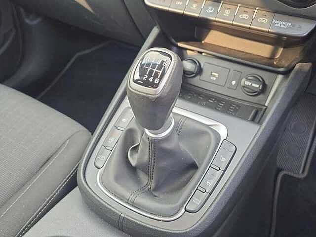 Hyundai KONA 1.0 T-GDi MHEV Premium SUV 5dr Petrol Hybrid Manual Euro 6 (s/s) (120 ps) Black