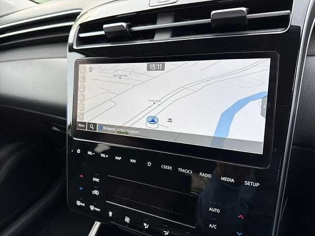 Hyundai TUCSON 1.6 h T-GDi Premium SUV 5dr Petrol Hybrid Auto Euro 6 (s/s) (230 ps) White