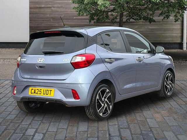 Hyundai I10 5dr Hat 1.0 Mpi 63ps Premium Nav Au Blue