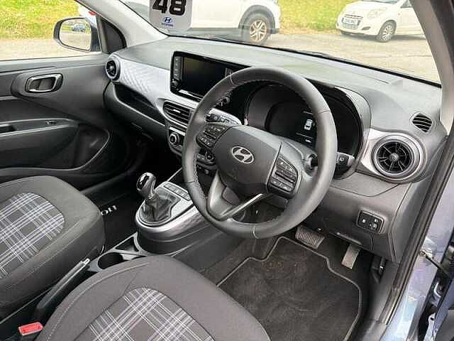 Hyundai i10 1.0 Premium Hatchback 5dr Petrol Auto Euro 6 (s/s) (63 ps)