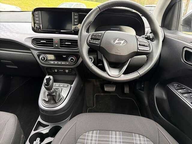Hyundai i10 1.0 Premium Hatchback 5dr Petrol Auto Euro 6 (s/s) (63 ps)