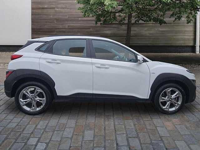 Hyundai KONA 1.0 T-GDi MHEV SE Connect SUV 5dr Petrol Hybrid Manual Euro 6 (s/s) (120 ps) White
