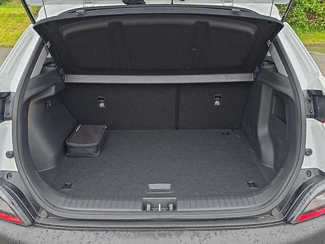 Hyundai KONA 1.0 T-GDi MHEV SE Connect SUV 5dr Petrol Hybrid Manual Euro 6 (s/s) (120 ps) White