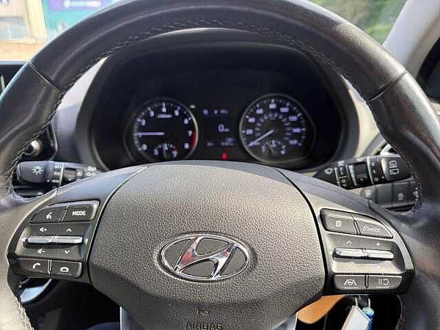 Hyundai I30 1.0 T-GDi MHEV SE Connect Hatchback 5dr Petrol Hybrid Manual Euro 6 (s/s) (120 p Red