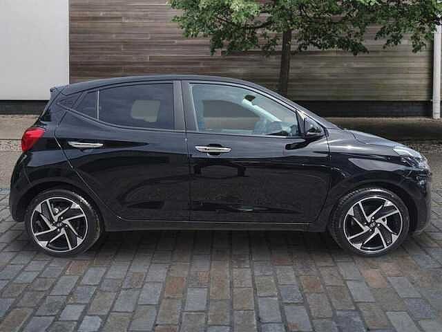 Hyundai i10 1.2 Premium Hatchback 5dr Petrol Auto Euro 6 (s/s) (79 ps)
