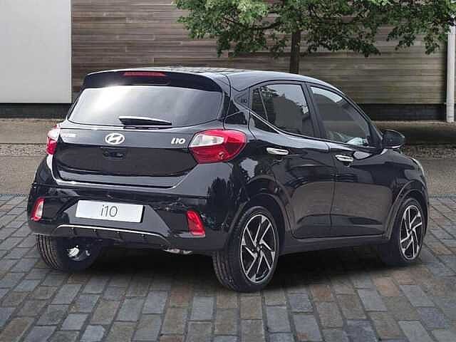 Hyundai i10 1.2 Premium Hatchback 5dr Petrol Auto Euro 6 (s/s) (79 ps)
