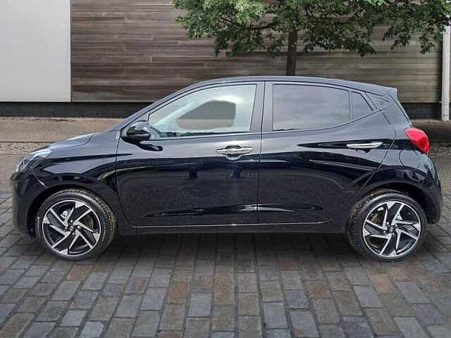 Hyundai i10 1.2 Premium Hatchback 5dr Petrol Auto Euro 6 (s/s) (79 ps)