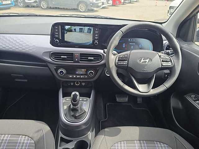 Hyundai i10 1.2 Premium Hatchback 5dr Petrol Auto Euro 6 (s/s) (79 ps)