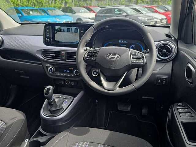Hyundai i10 1.2 Premium Hatchback 5dr Petrol Auto Euro 6 (s/s) (79 ps)