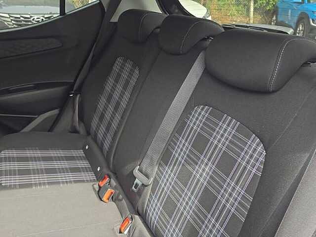 Hyundai i10 1.2 Premium Hatchback 5dr Petrol Auto Euro 6 (s/s) (79 ps)