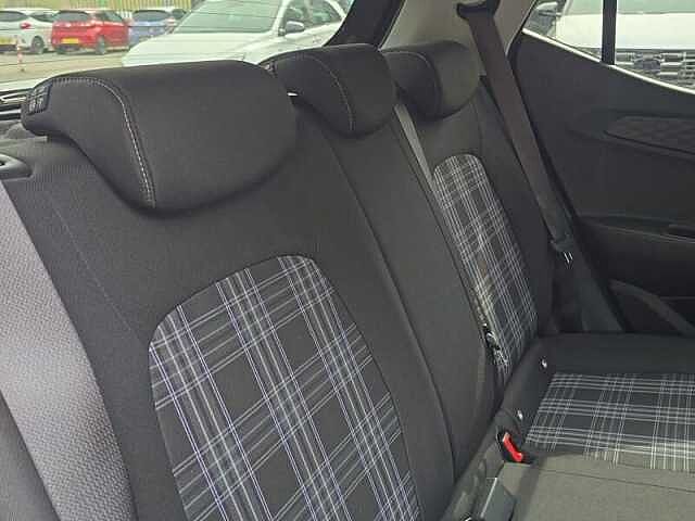 Hyundai i10 1.2 Premium Hatchback 5dr Petrol Auto Euro 6 (s/s) (79 ps)