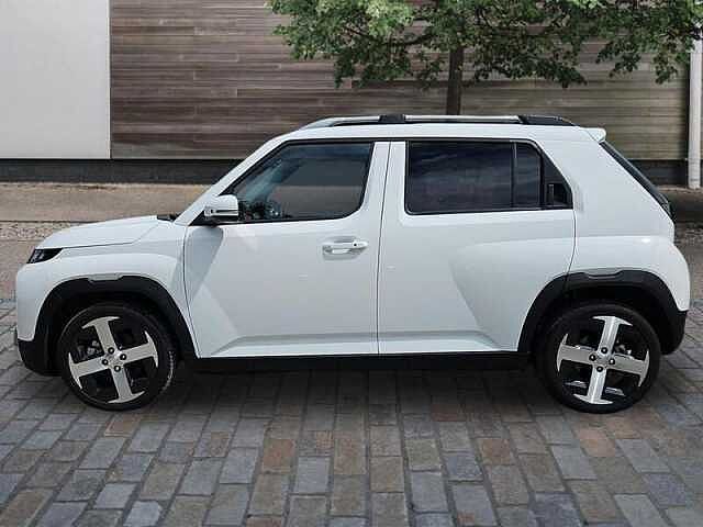 Hyundai INSTER Long Range 49kWh 02 SUV 5dr Electric Auto (115 ps) White
