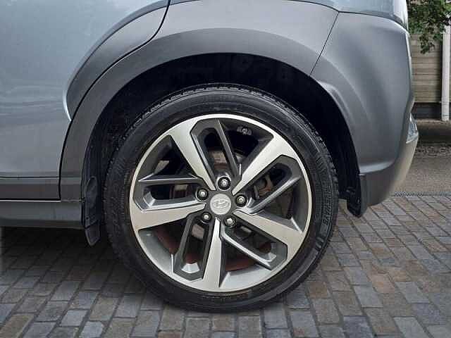 Hyundai KONA Premium Se Silver