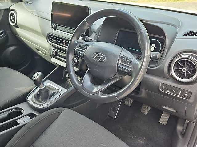 Hyundai KONA 1.0 T-GDi MHEV Premium Hybrid 120 ps