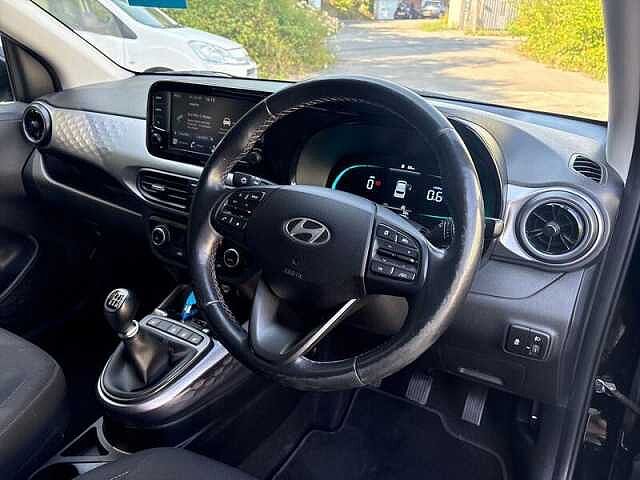Hyundai i10 1.2 Premium Hatchback 5dr Petrol Manual Euro 6 (s/s) (84 ps)