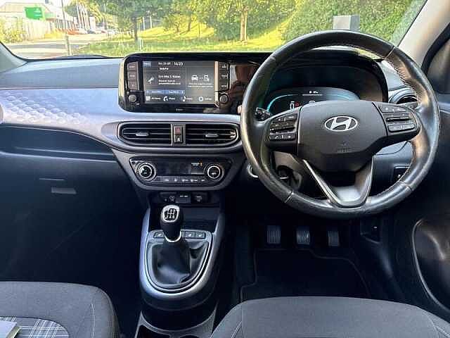 Hyundai i10 1.2 Premium Hatchback 5dr Petrol Manual Euro 6 (s/s) (84 ps)