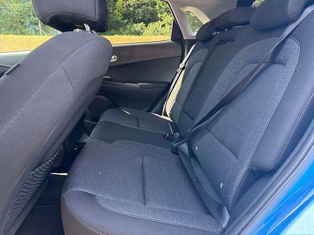 Hyundai KONA 39kWh Premium SUV 5dr Electric Auto (10.5kW Charger) (136 ps) Blue