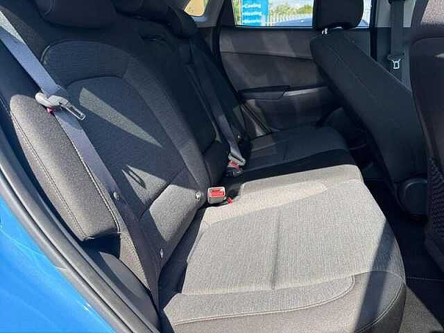 Hyundai KONA 39kWh Premium SUV 5dr Electric Auto (10.5kW Charger) (136 ps) Blue