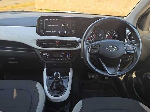 Hyundai i10 1.0 Premium Hatchback 5dr Petrol Auto Euro 6 (s/s) (67 ps)