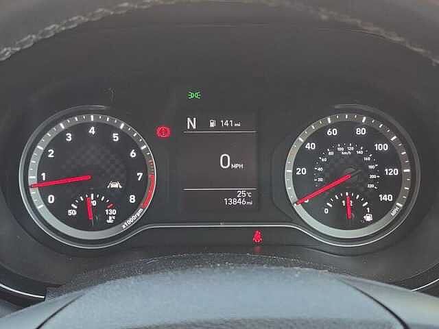 Hyundai i10 1.0 Premium Hatchback 5dr Petrol Auto Euro 6 (s/s) (67 ps)
