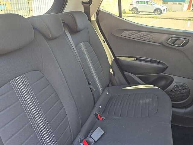 Hyundai i10 1.0 Premium Hatchback 5dr Petrol Auto Euro 6 (s/s) (67 ps)