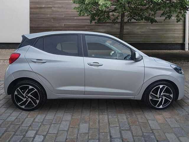 Hyundai i10 1.2 Premium Hatchback 5dr Petrol Manual Euro 6 (s/s) (84 ps)