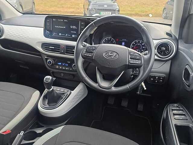 Hyundai i10 1.2 Premium Hatchback 5dr Petrol Manual Euro 6 (s/s) (84 ps)