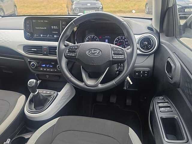 Hyundai i10 1.2 Premium Hatchback 5dr Petrol Manual Euro 6 (s/s) (84 ps)