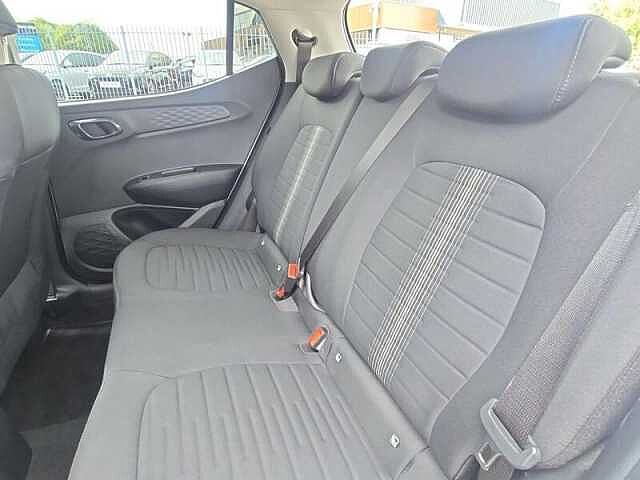 Hyundai i10 1.2 Premium Hatchback 5dr Petrol Manual Euro 6 (s/s) (84 ps)