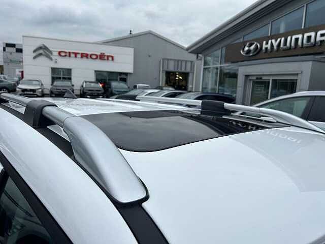 Hyundai INSTER Long Range 49kWh Cross Auto 5dr White