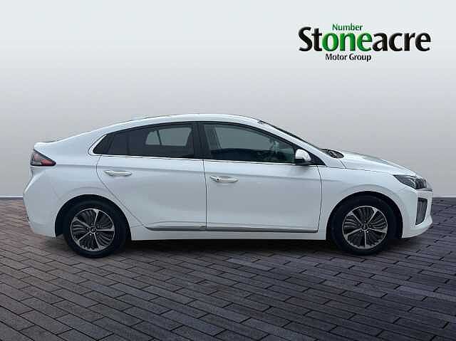 Hyundai IONIQ Plug-In Hybrid 1.6 h-GDi 8.9kWh Premium SE DCT Euro 6 (s/s) 5dr