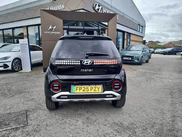 Hyundai HYUNDAI INSTER 02 EV HYUNDAI INSTER 02 EV